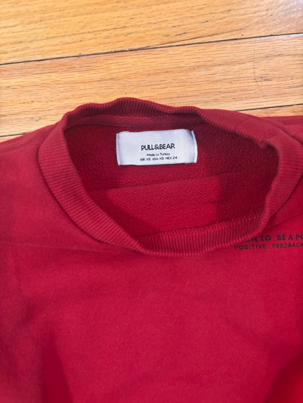 Pull&Bear Cropped Sweatshirt Womens XS Red Crew Neck Elastic Waist Graphic Print